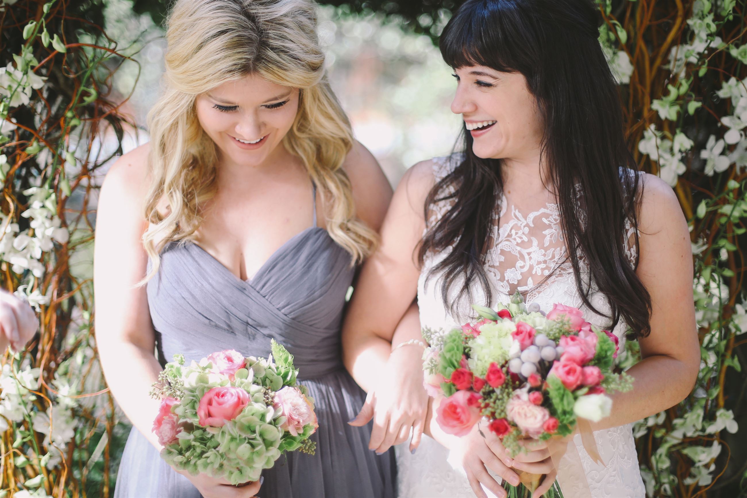 Top 7 Photos With Your Bridesmaids That You Absolutely Need Image